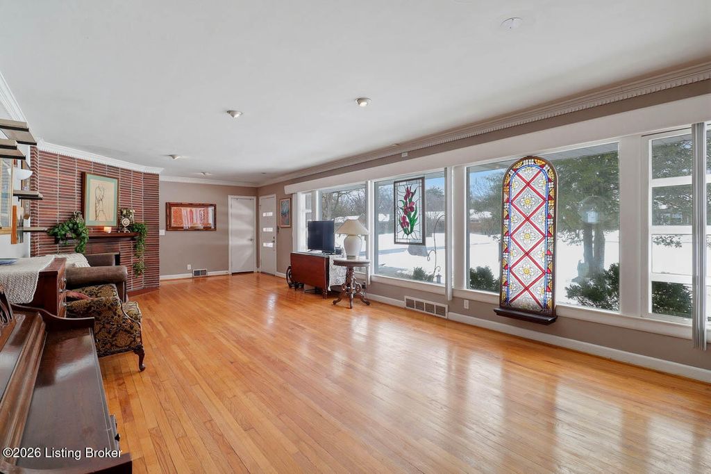 Photo of 1721 Clayton Rd, Louisville, KY 40205 (MLS # 1708424)