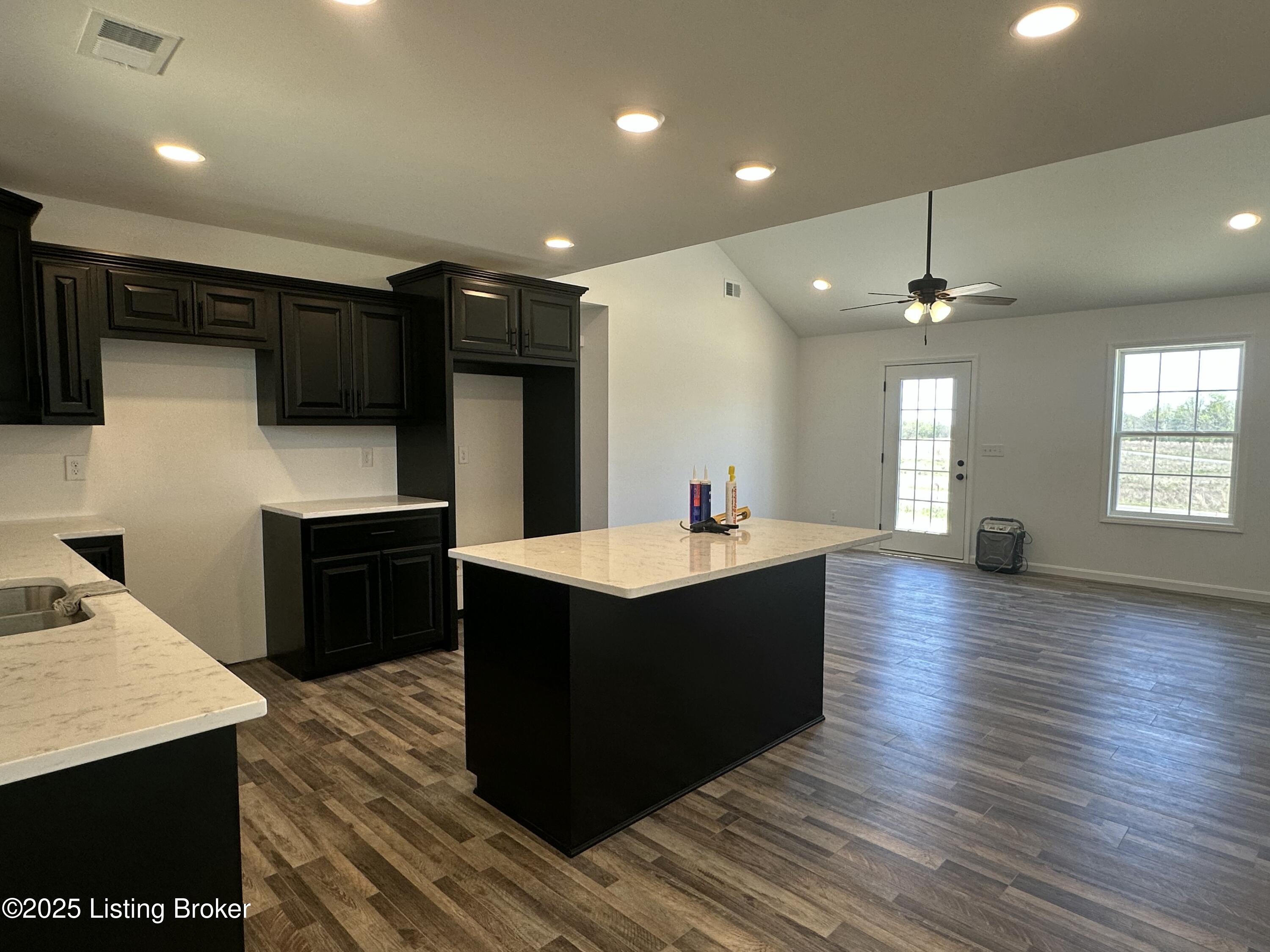 138 Magnolia Dr, Bardstown, Kentucky image 2