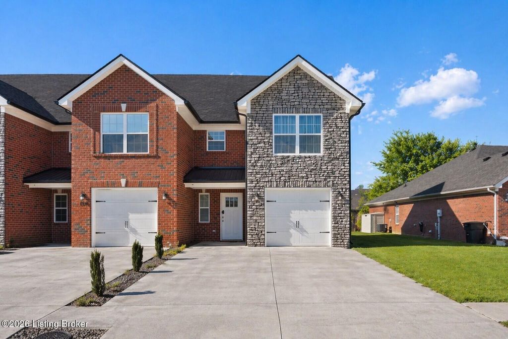 Photo of 113 Graystone Ct, Bardstown, KY 40004 (MLS # 1715287)