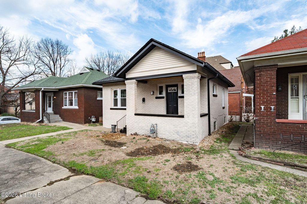 Photo of 3 Eutropia Ct, Louisville, KY 40208 (MLS # 1710981)