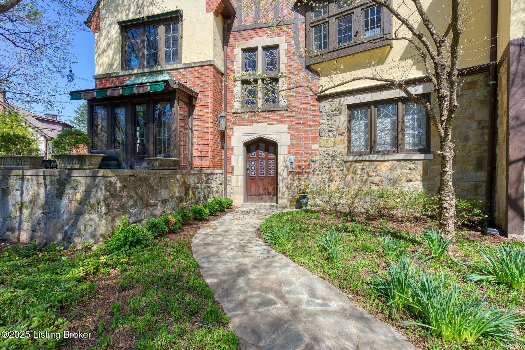 1801 Spring Dr #L, Louisville, Kentucky image 2