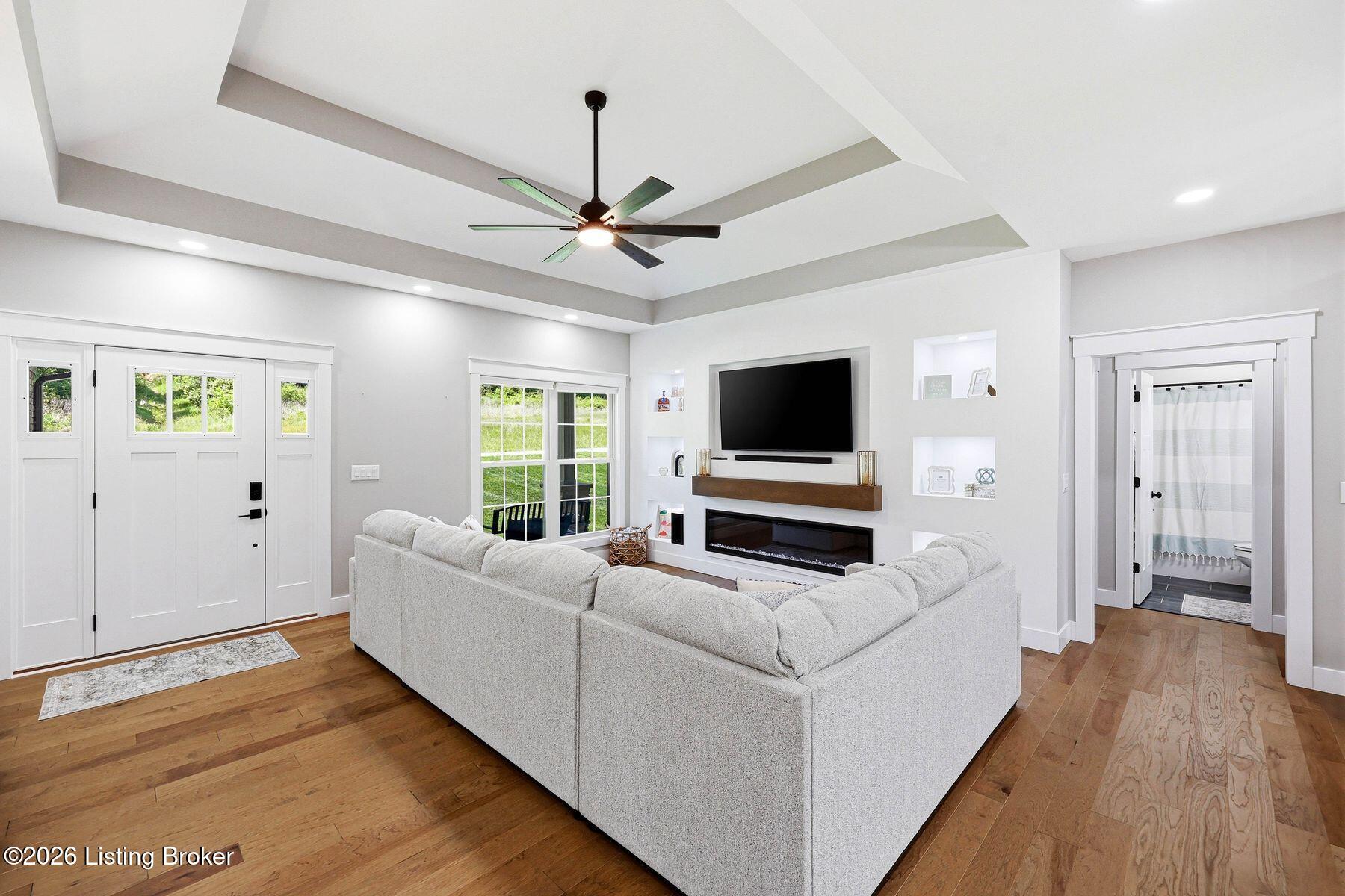 109 Leamington Dr