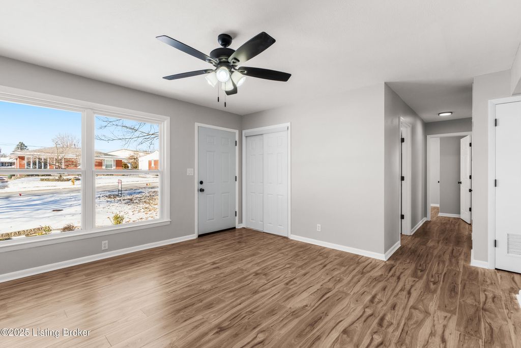 Photo of 3607 Saint Edwards Dr, Jeffersontown, KY 40299 (MLS # 1715324)