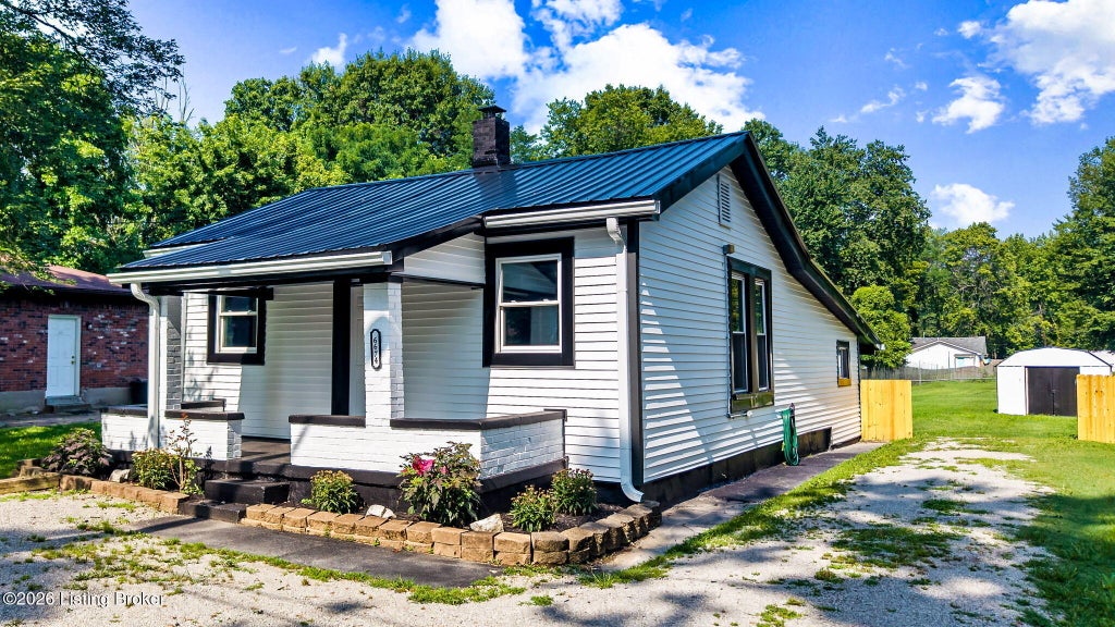 Photo of 6674 Rutledge Rd, Louisville, KY 40258 (MLS # 1729266)