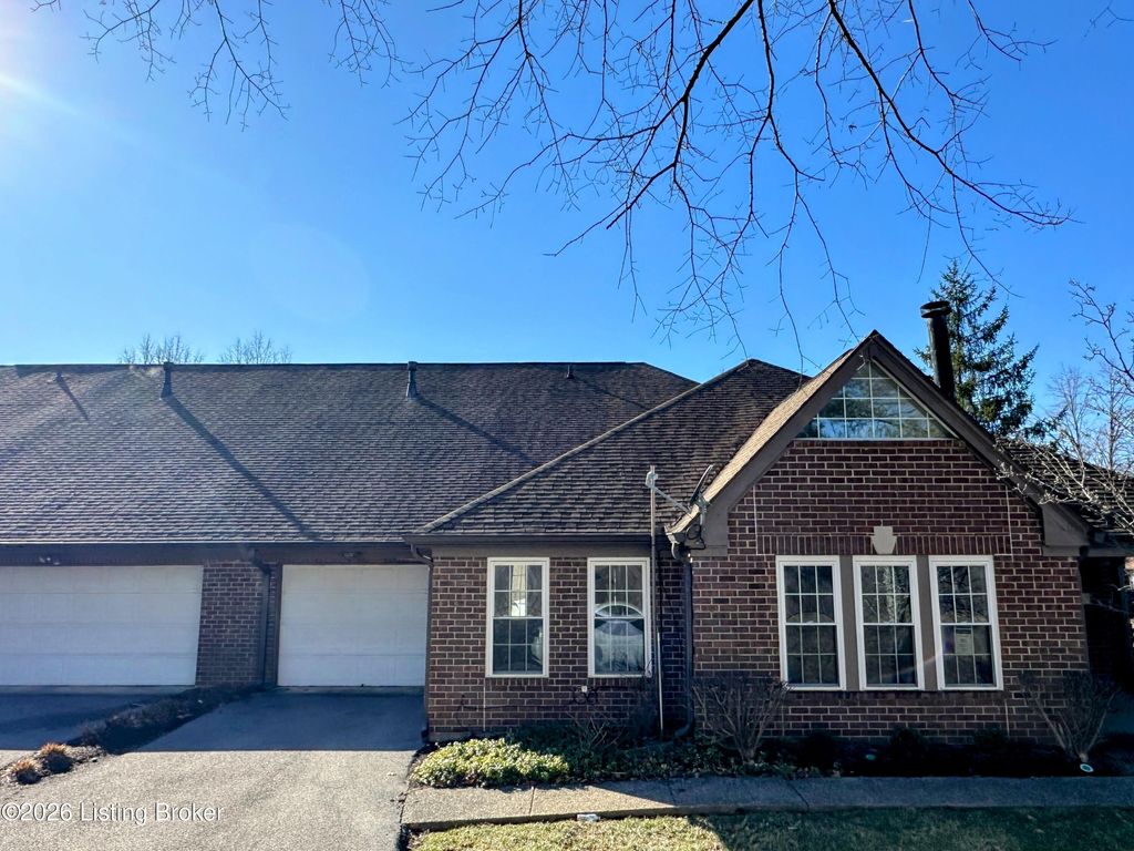 Photo of 103 Eastbridge Ct #103, Louisville, KY 40223 (MLS # 1708257)