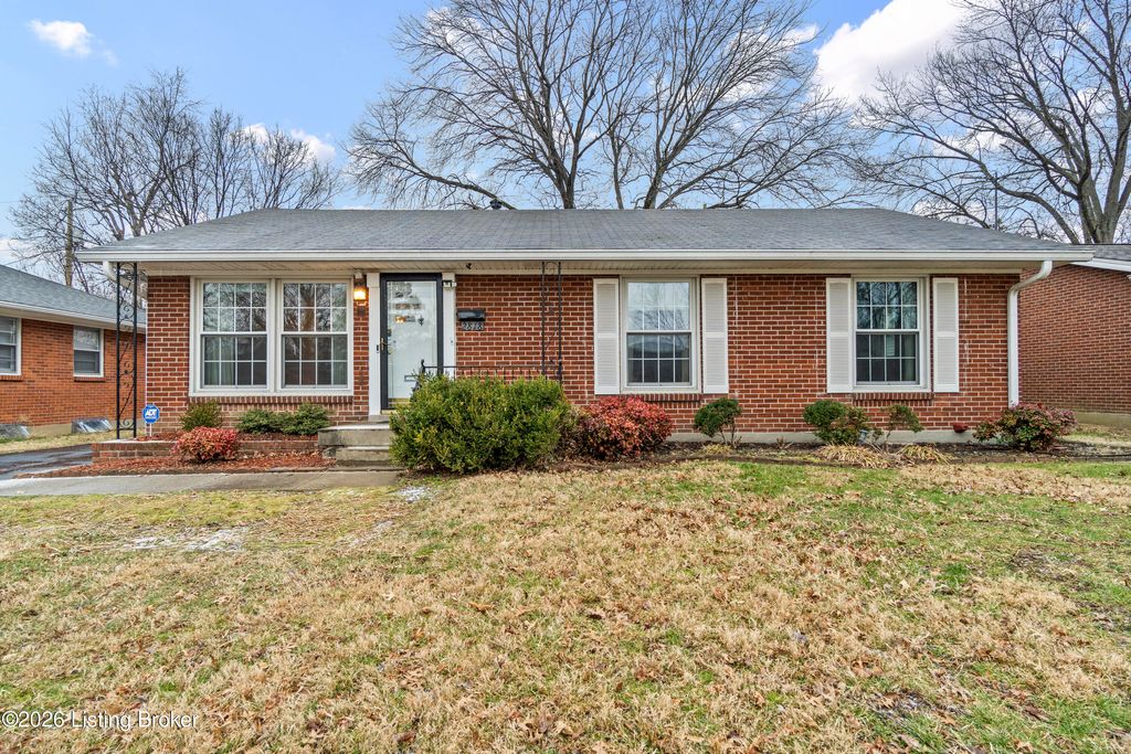 Photo of 2818 Tyson Pl, Louisville, KY 40218 (MLS # 1707658)