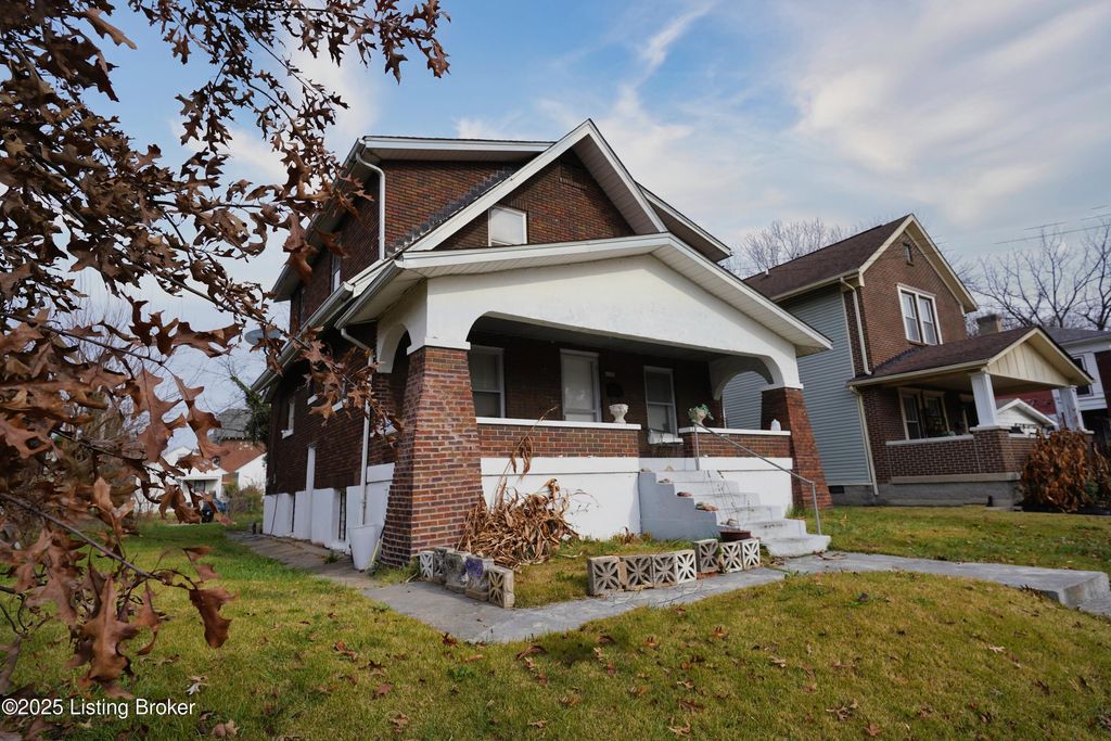 Photo of 2529 Greenwood Ave, Louisville, KY 40210 (MLS # 1705934)