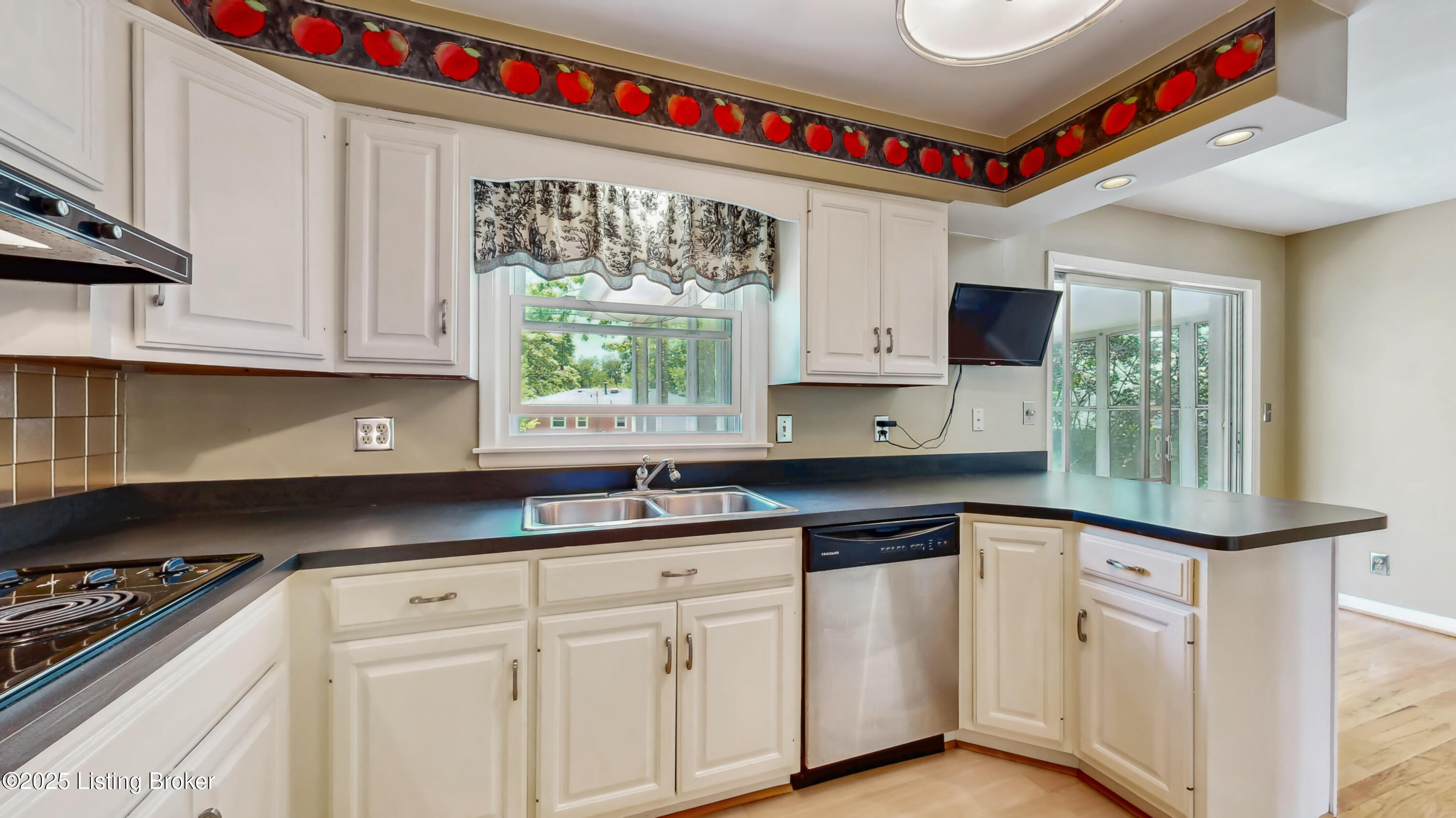 3102 Sudbury Ct, Louisville, Pennsylvania image 19