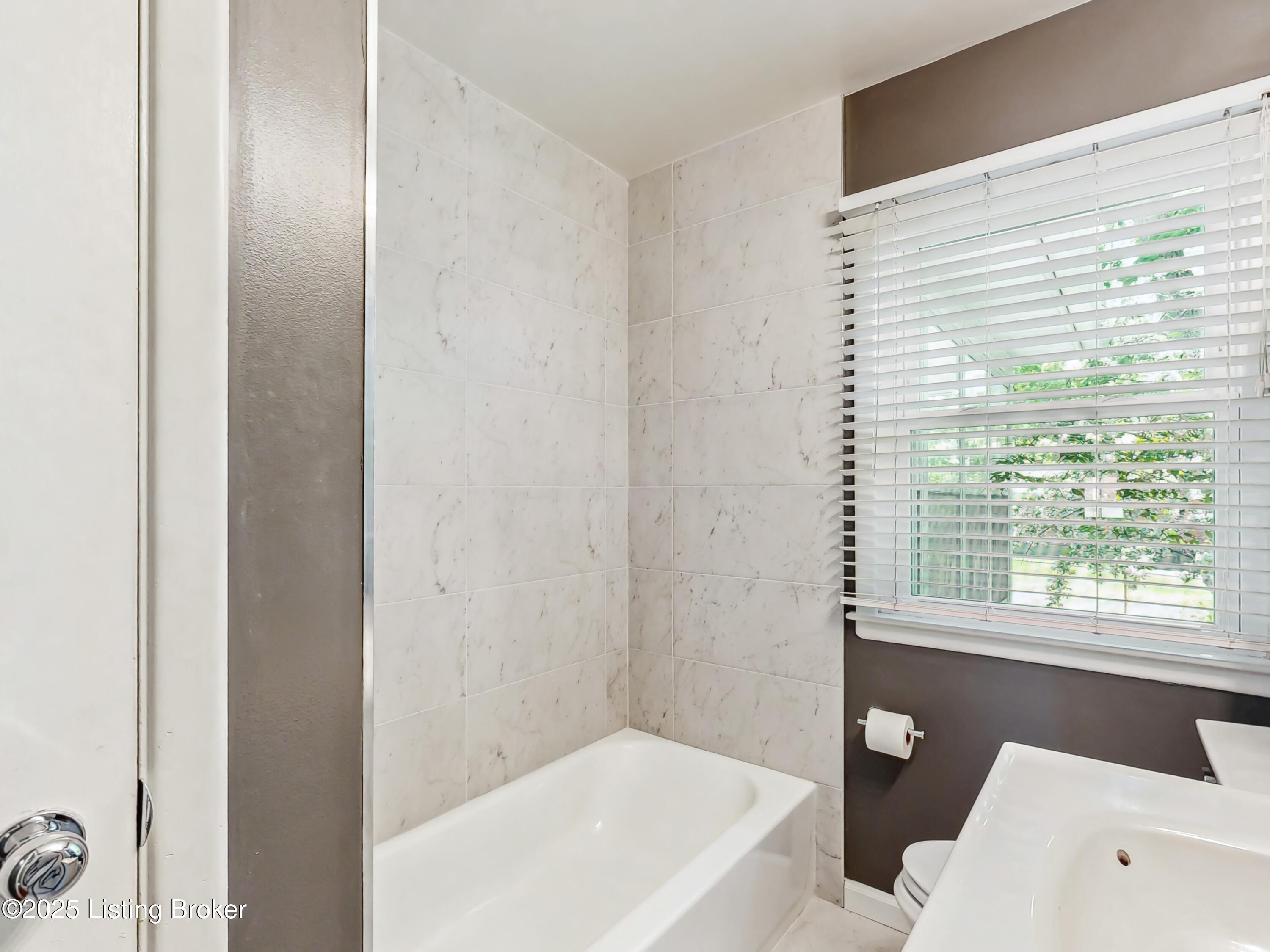 3102 Sudbury Ct, Louisville, Pennsylvania image 40
