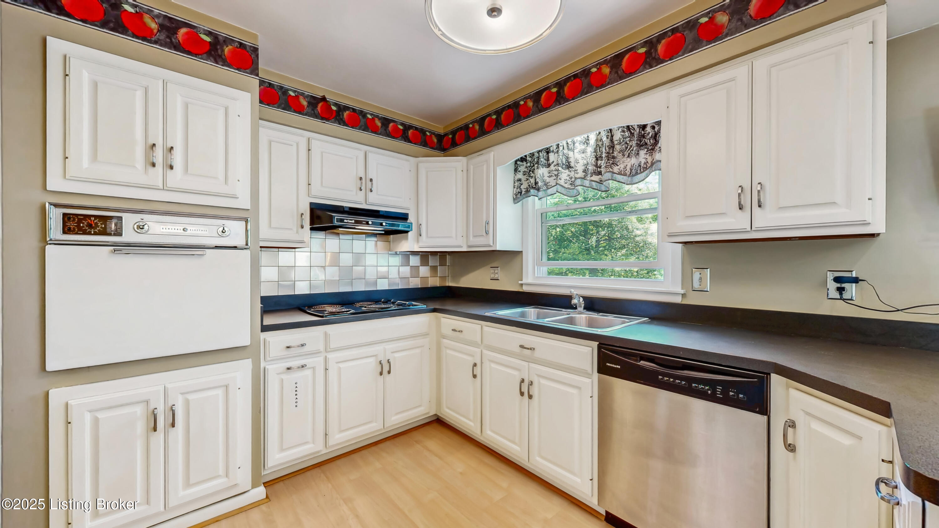3102 Sudbury Ct, Louisville, Pennsylvania image 17