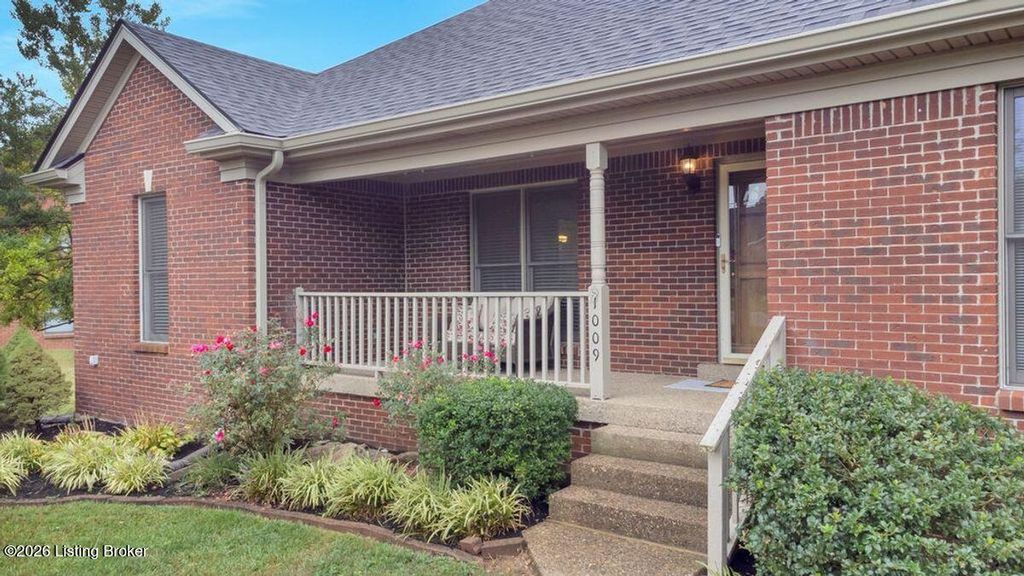 Photo of 1009 Verity Way, Goshen, KY 40026 (MLS # 1713805)