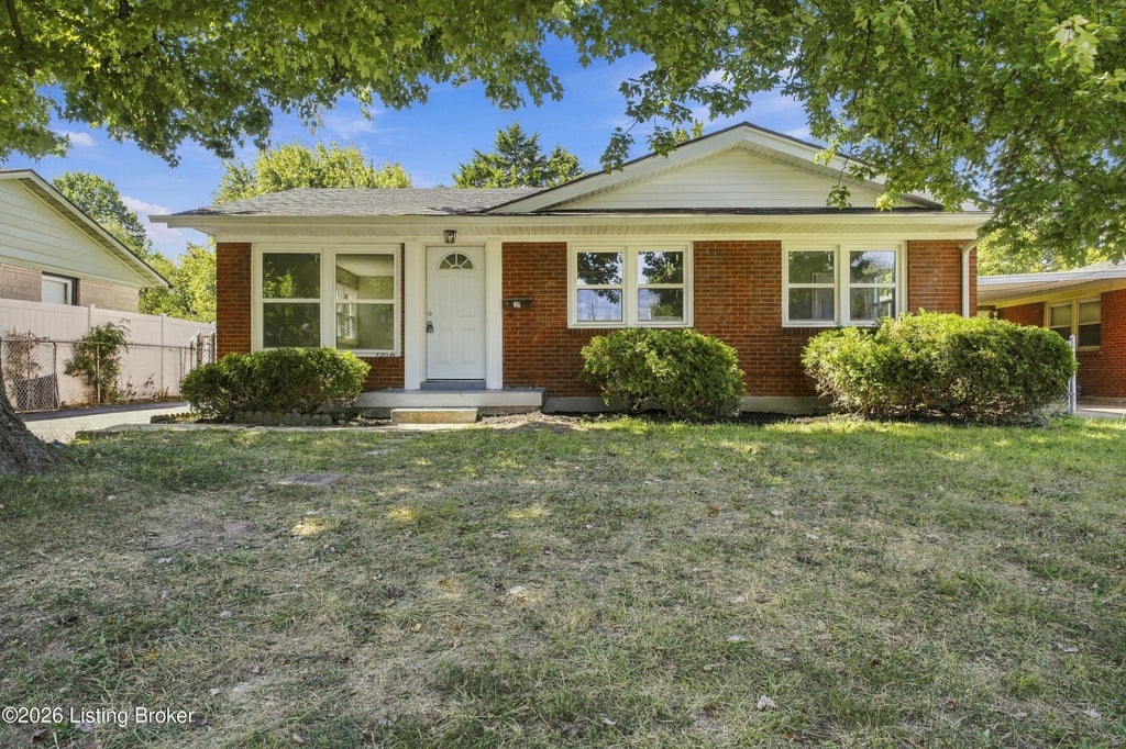 Photo of 1206 Fairland Pl, Louisville, KY 40211 (MLS # 1729301)