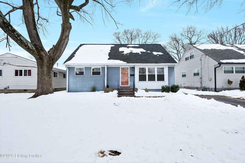 Photo of 2633 Gardiner Ln, Louisville, KY 40205 (MLS # 1708320)