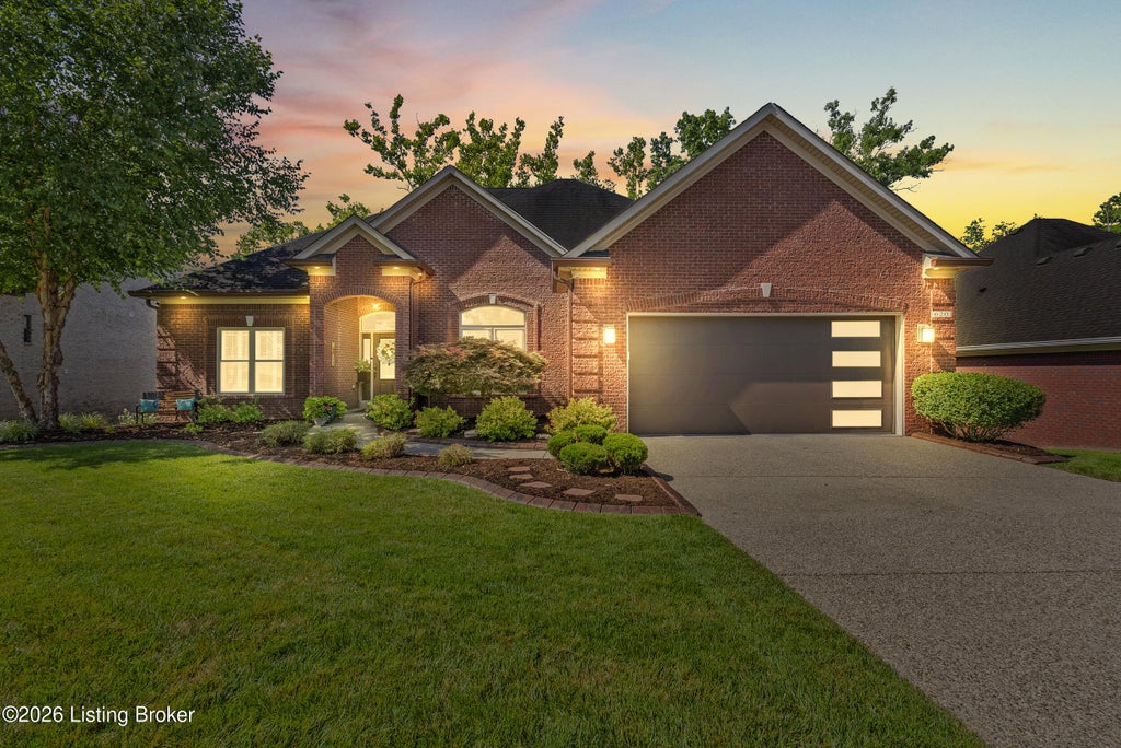 Photo of 620 Davenport Dr, Louisville, KY 40245 (MLS # 1728621)