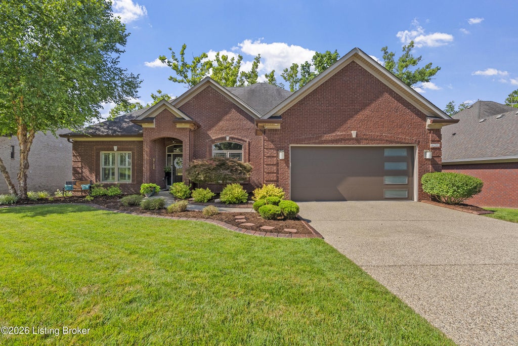 Photo of 620 Davenport Dr, Louisville, KY 40245 (MLS # 1728621)