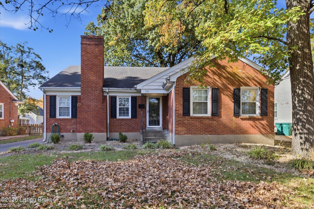Photo of 320 Ring Rd, Louisville, KY 40207 (MLS # 1733238)