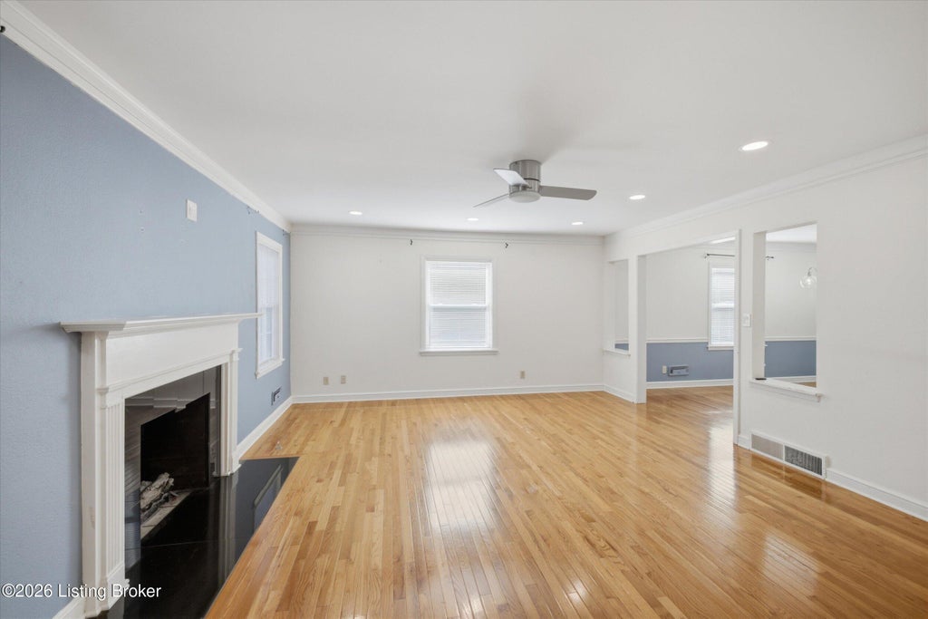 Photo of 320 Ring Rd, Louisville, KY 40207 (MLS # 1733238)