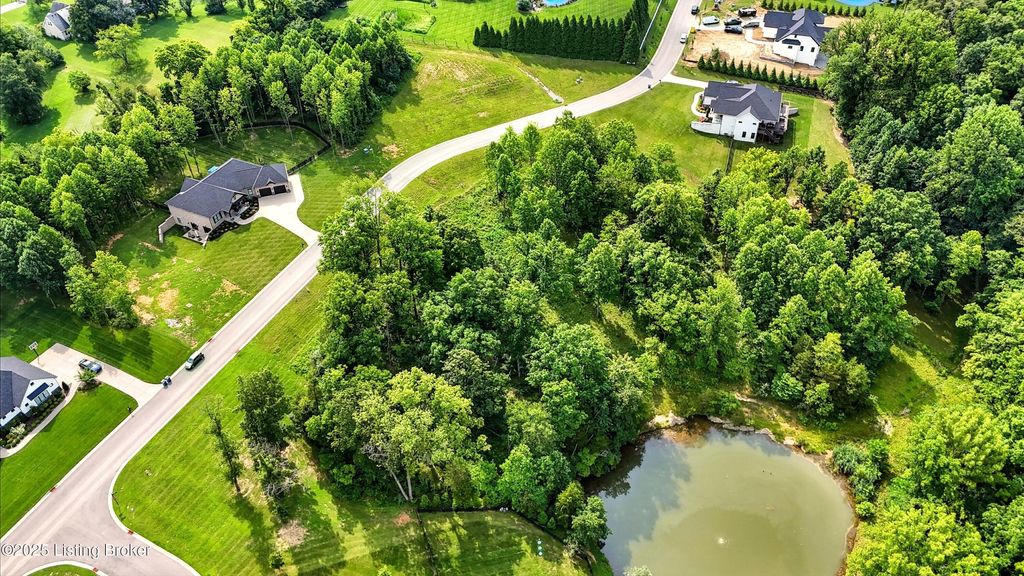 Photo of 5504 Farmhouse Dr, Crestwood, KY 40014 (MLS # 1695308)
