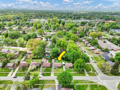Tiny photo for 3812 Klondike Ln, Louisville, KY 40218 (MLS # 1728965)