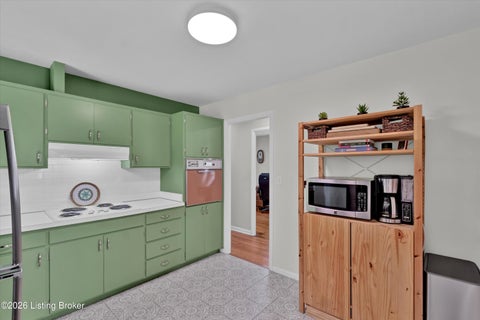 Tiny photo for 3812 Klondike Ln, Louisville, KY 40218 (MLS # 1728965)
