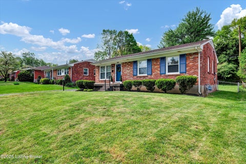 Tiny photo for 3812 Klondike Ln, Louisville, KY 40218 (MLS # 1728965)