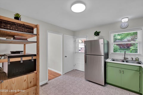 Tiny photo for 3812 Klondike Ln, Louisville, KY 40218 (MLS # 1728965)
