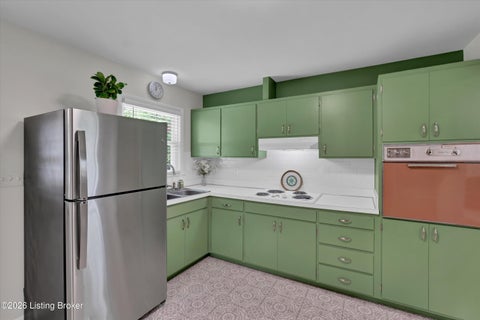 Tiny photo for 3812 Klondike Ln, Louisville, KY 40218 (MLS # 1728965)