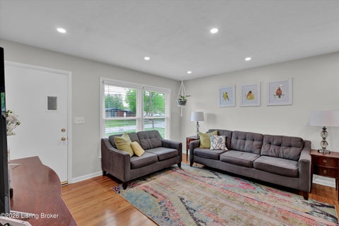 Tiny photo for 3812 Klondike Ln, Louisville, KY 40218 (MLS # 1728965)