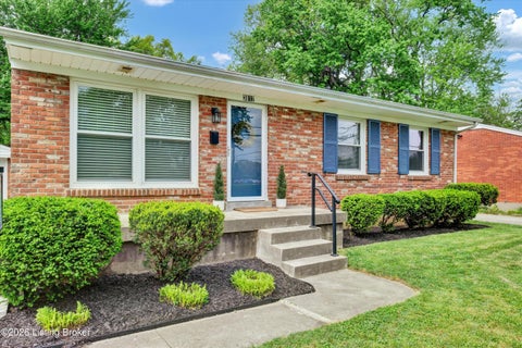 Tiny photo for 3812 Klondike Ln, Louisville, KY 40218 (MLS # 1728965)