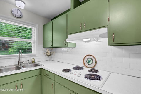 Tiny photo for 3812 Klondike Ln, Louisville, KY 40218 (MLS # 1728965)