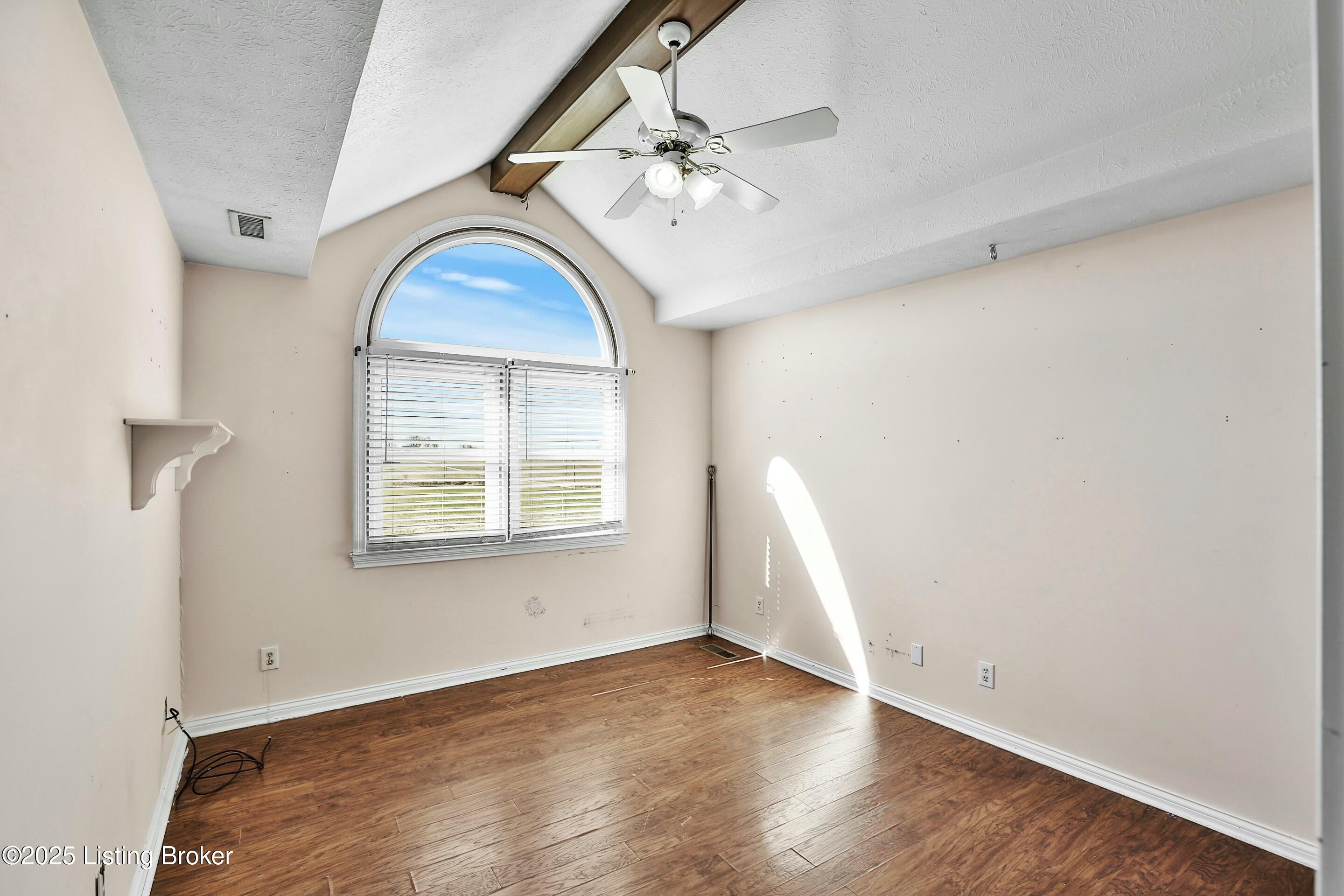 562 Christianburg Rd, Shelbyville, Kentucky image 27