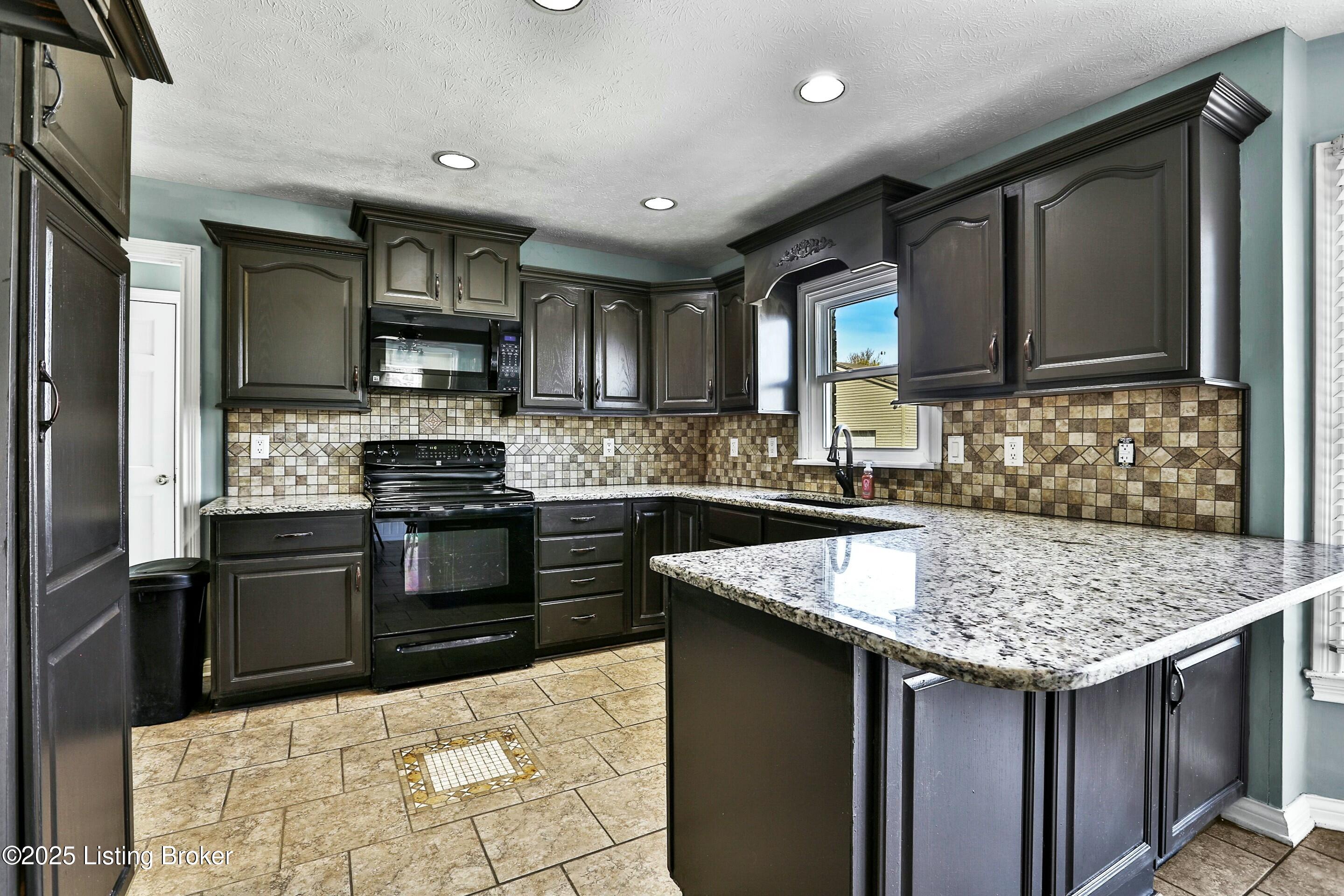 562 Christianburg Rd, Shelbyville, Kentucky image 6