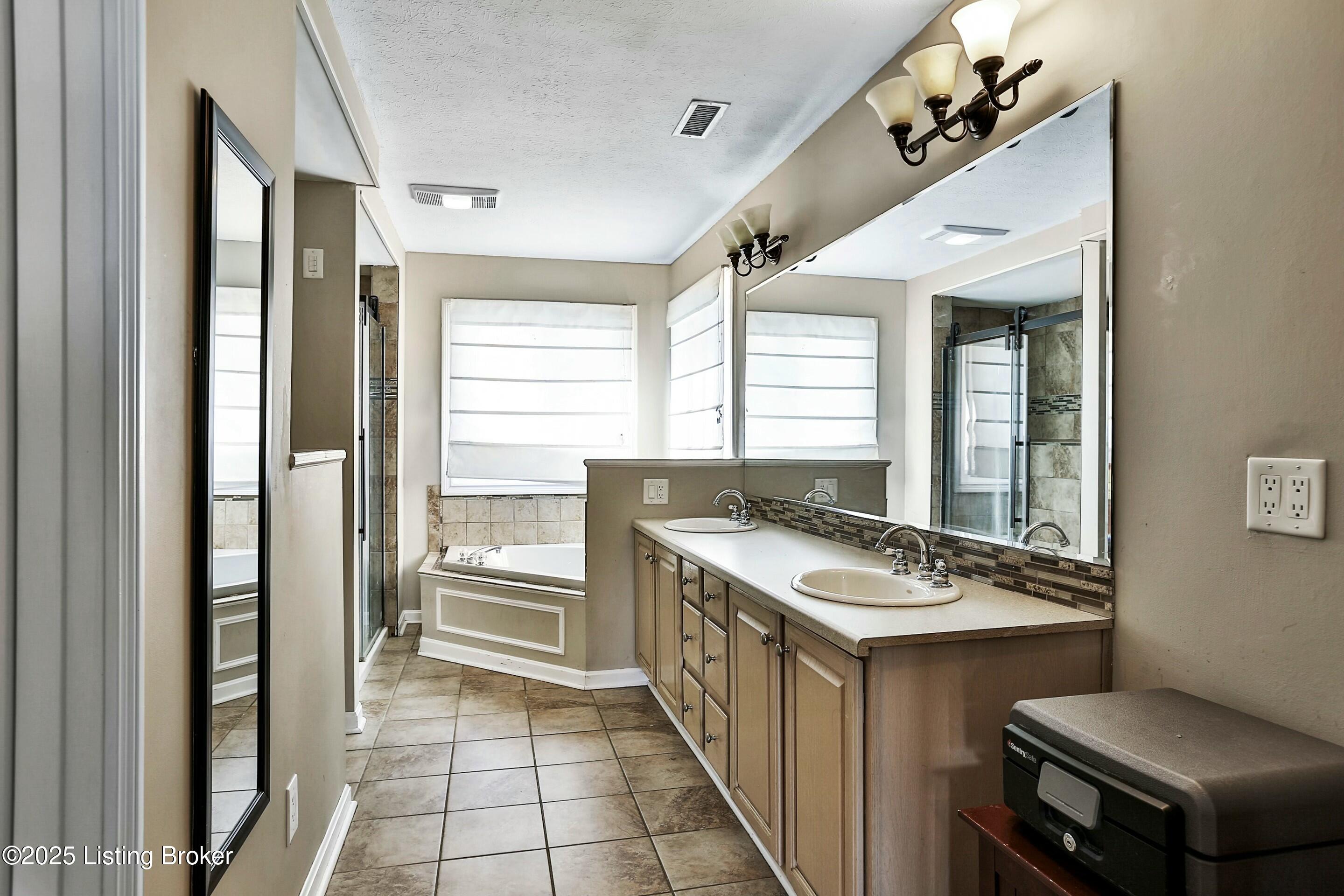562 Christianburg Rd, Shelbyville, Kentucky image 19