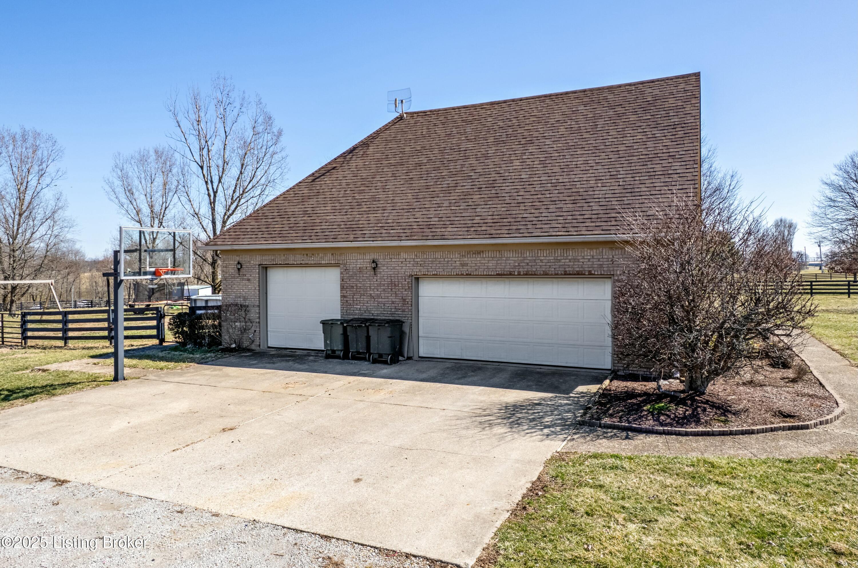 562 Christianburg Rd, Shelbyville, Kentucky image 47