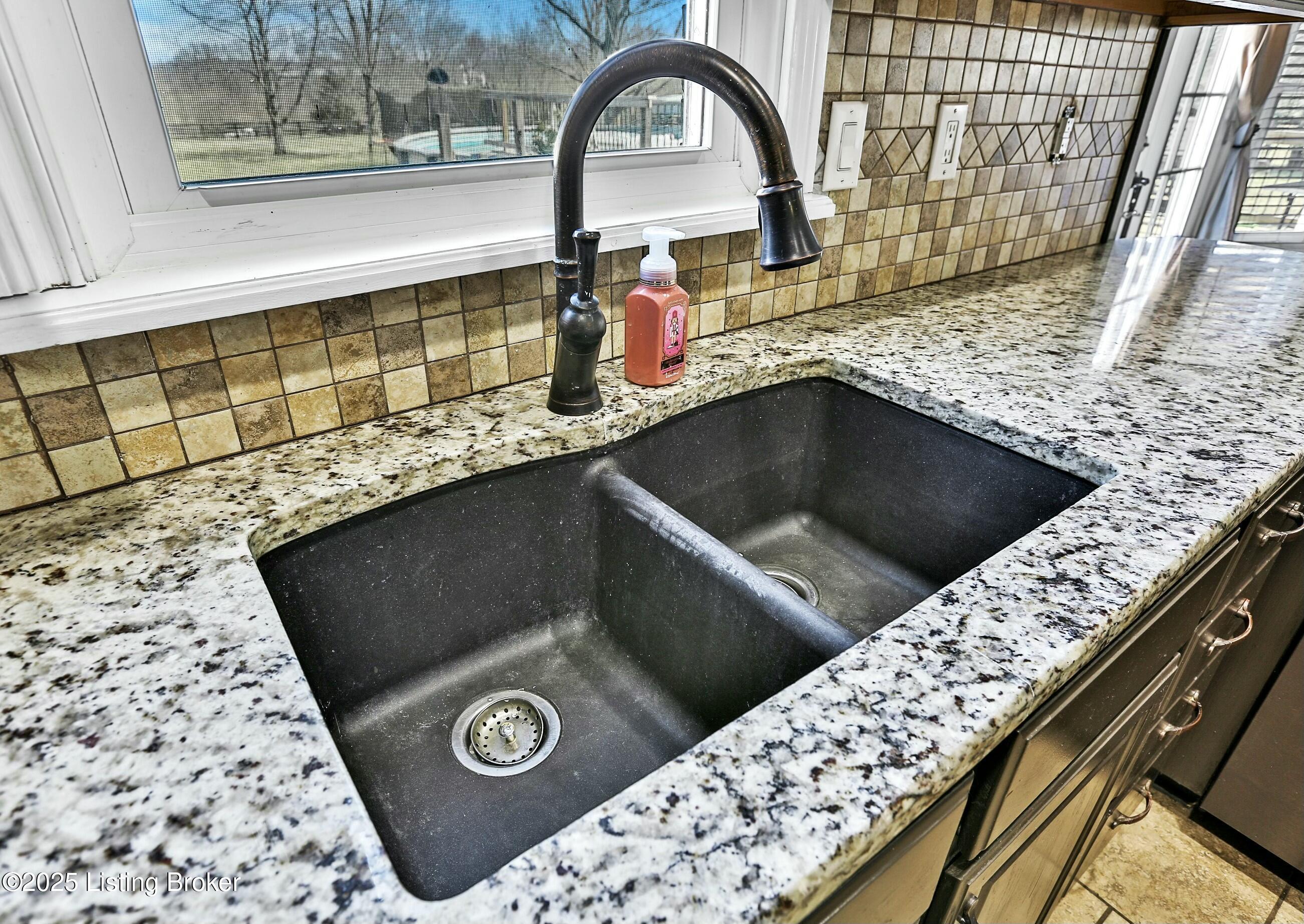 562 Christianburg Rd, Shelbyville, Kentucky image 9