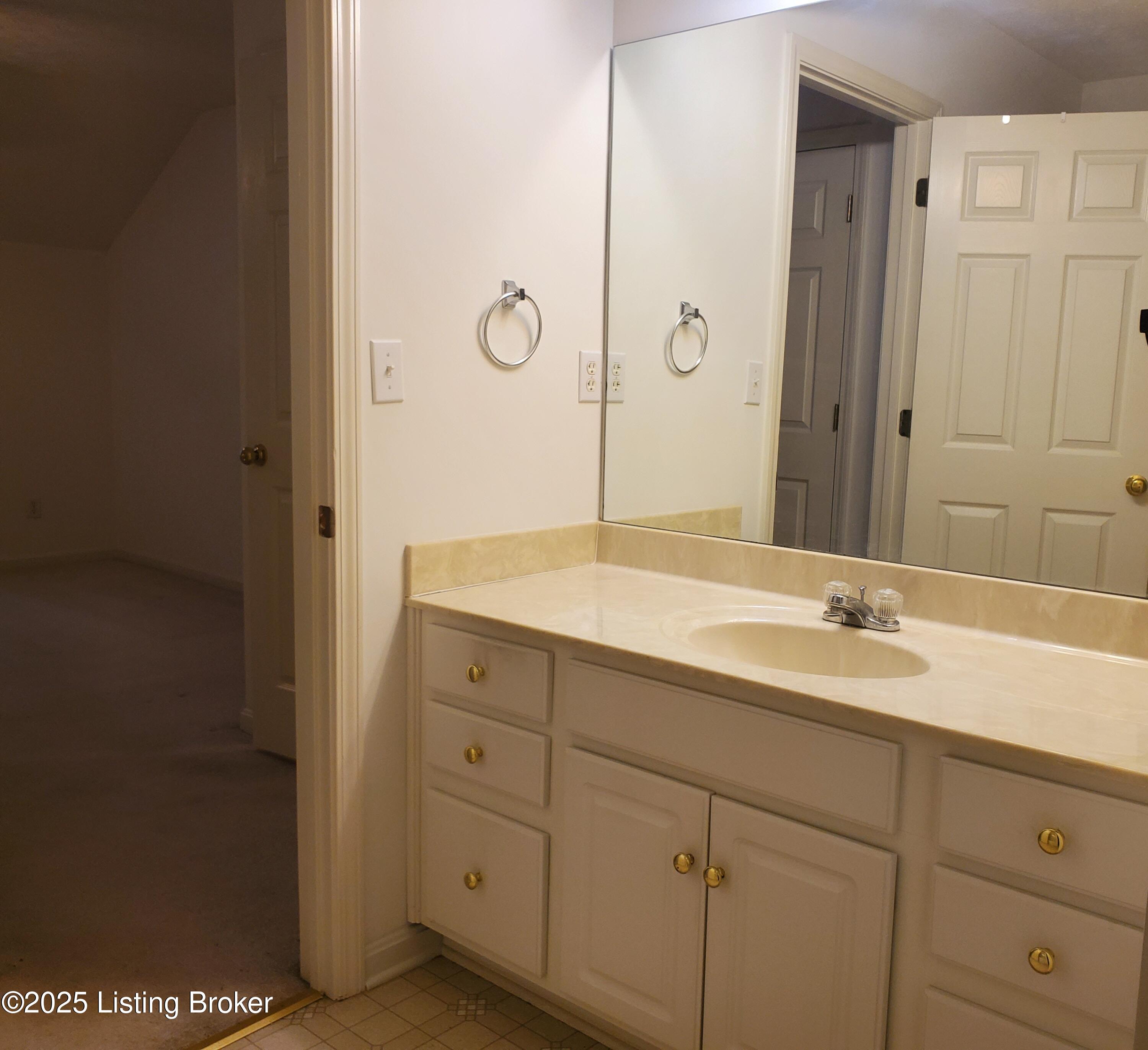 10532 Monticello Forest Cir, Louisville, Kentucky image 21
