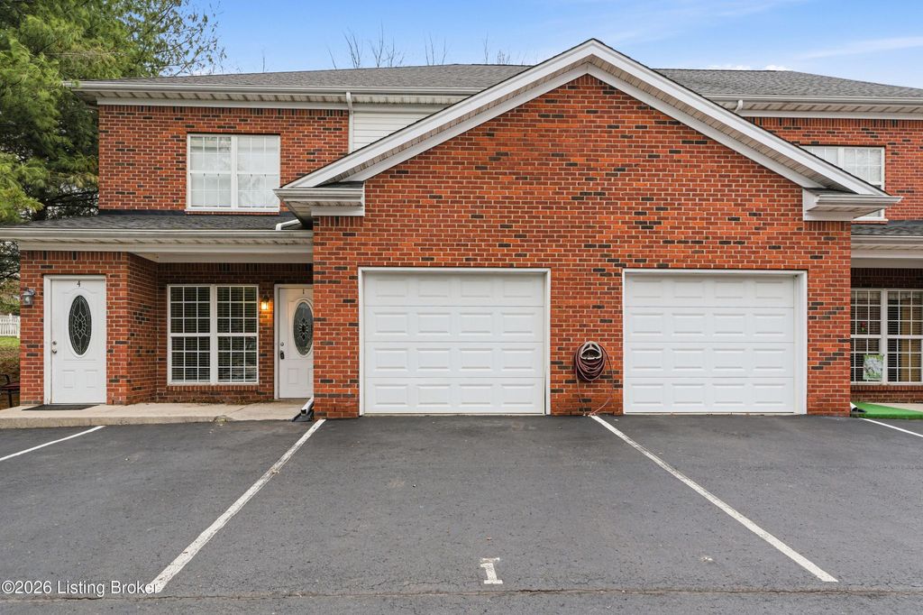 Photo of 1313 Washington St #1, Shelbyville, KY 40065 (MLS # 1711064)