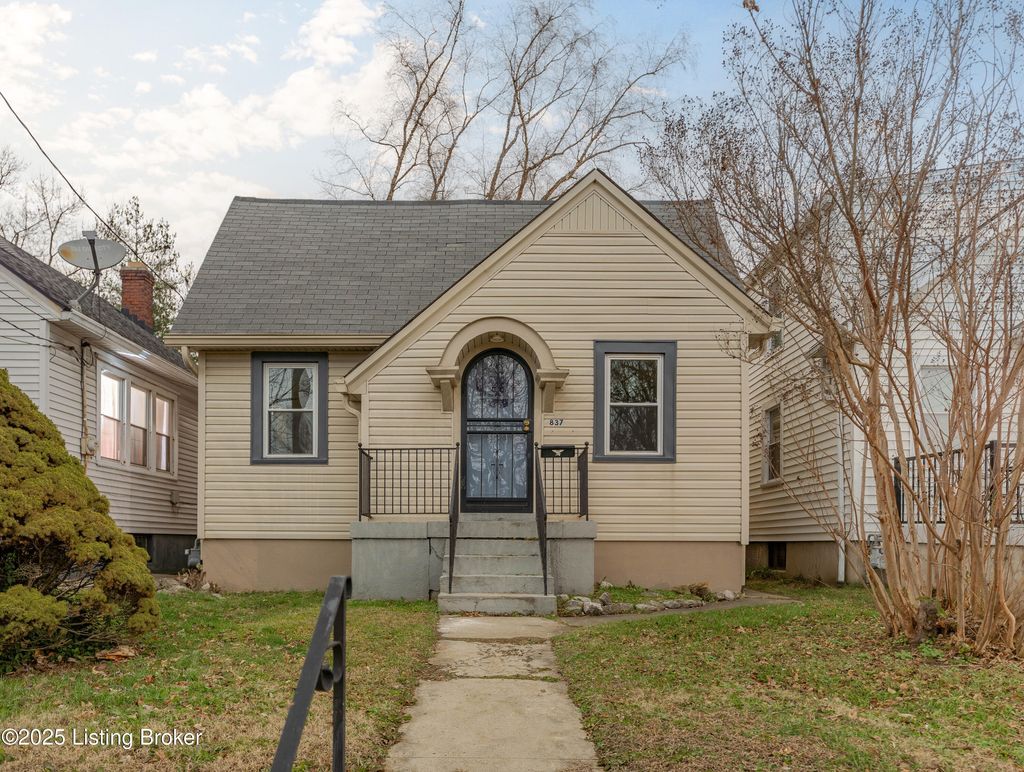 Photo of 837 Delor Ave, Louisville, KY 40217 (MLS # 1705266)