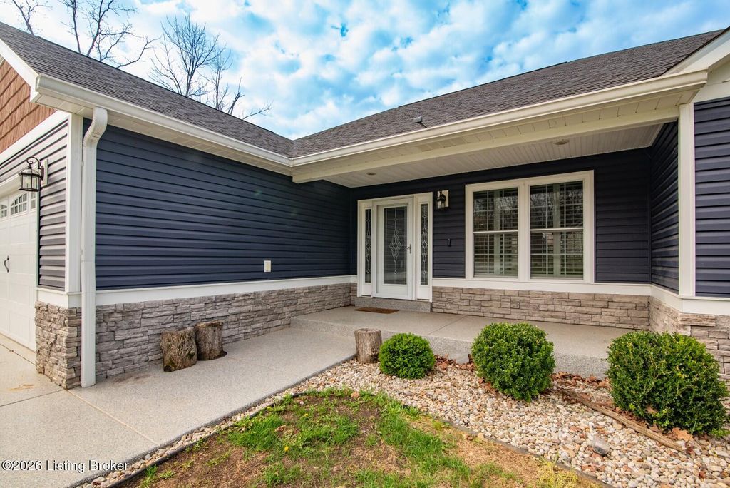 Photo of 241 Woodview Dr, Brandenburg, KY 40108 (MLS # 1712979)