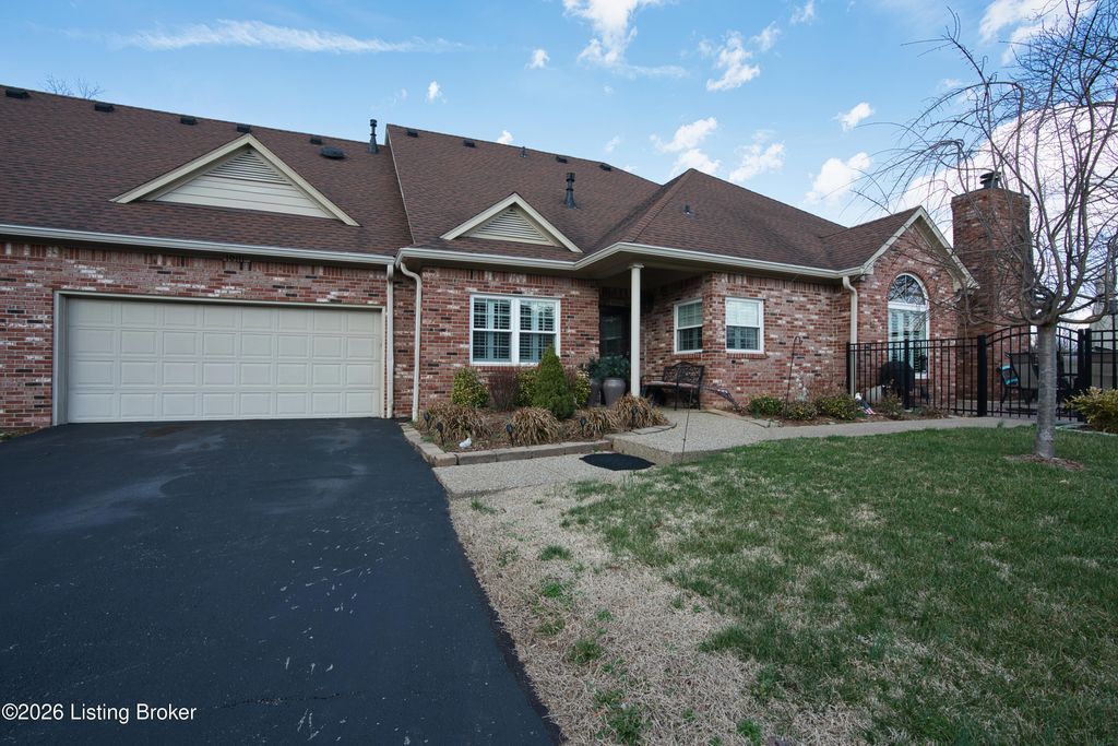 Photo of 10111 Sea Pines Ct, Louisville, KY 40291 (MLS # 1710822)
