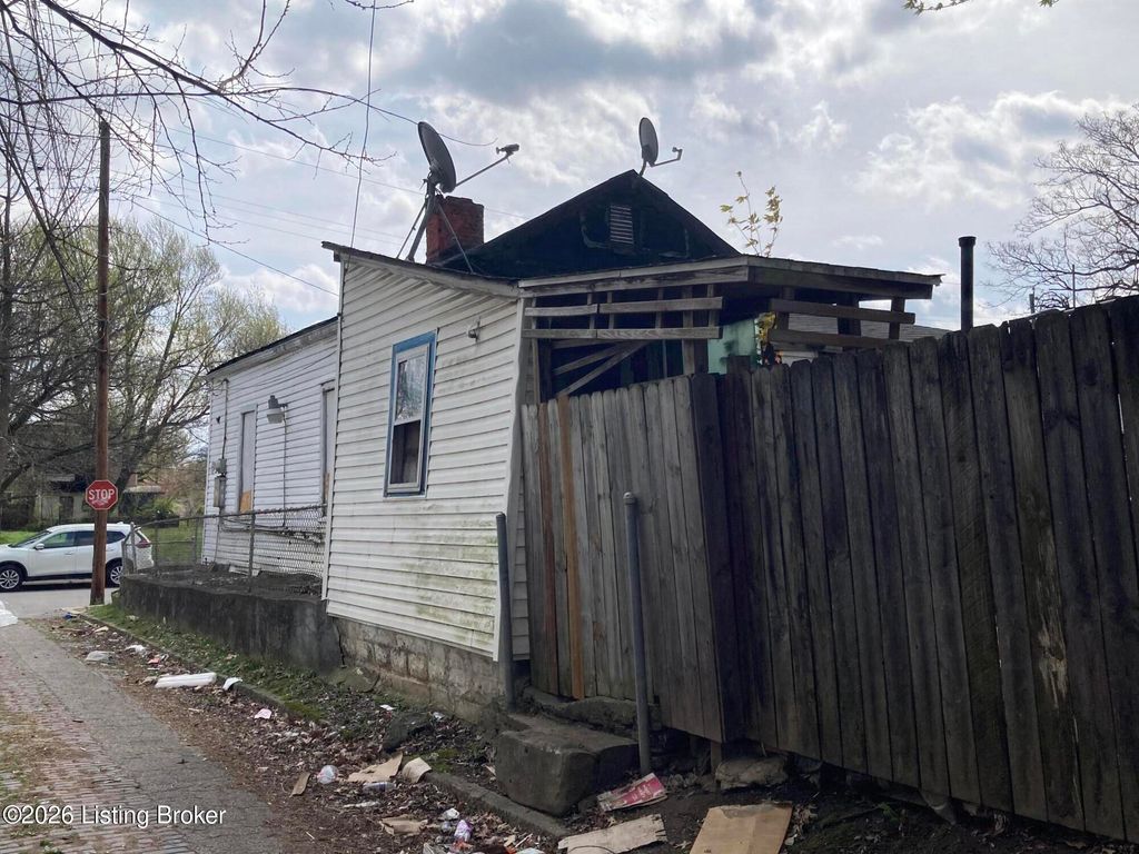 Photo of 314 N 21st St, Louisville, KY 40203 (MLS # 1714028)