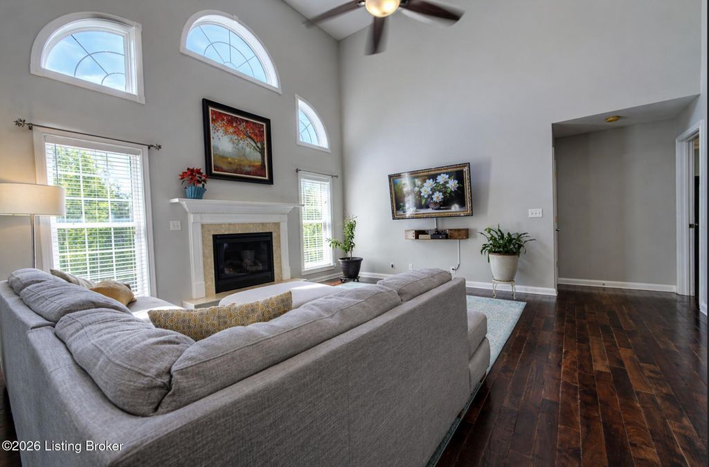 Photo of 2109 OAKFORD Ct, La Grange, KY 40031 (MLS # 1715132)