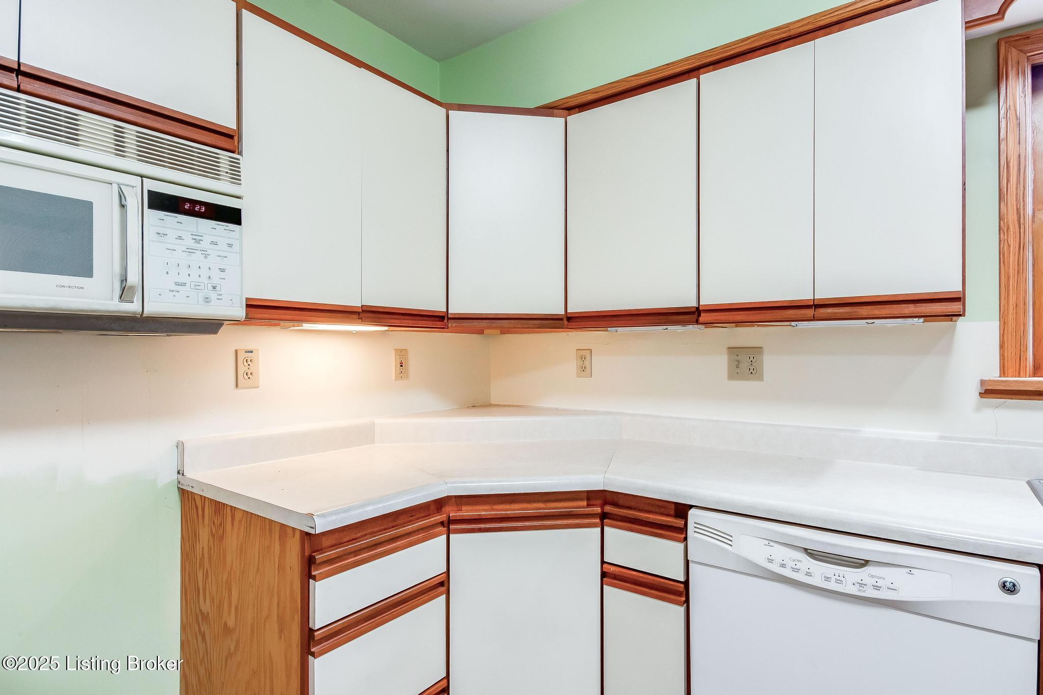 1009 Meadow Hill Rd, Louisville, Kentucky image 14