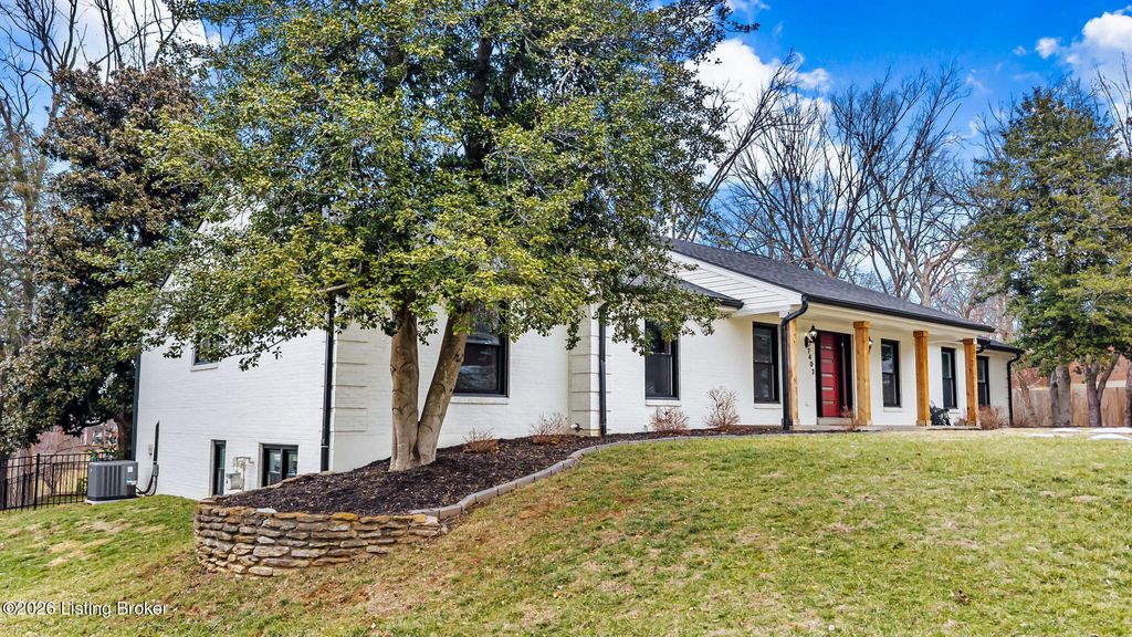 Photo of 7403 Shadwell Ln, Prospect, KY 40059 (MLS # 1709081)