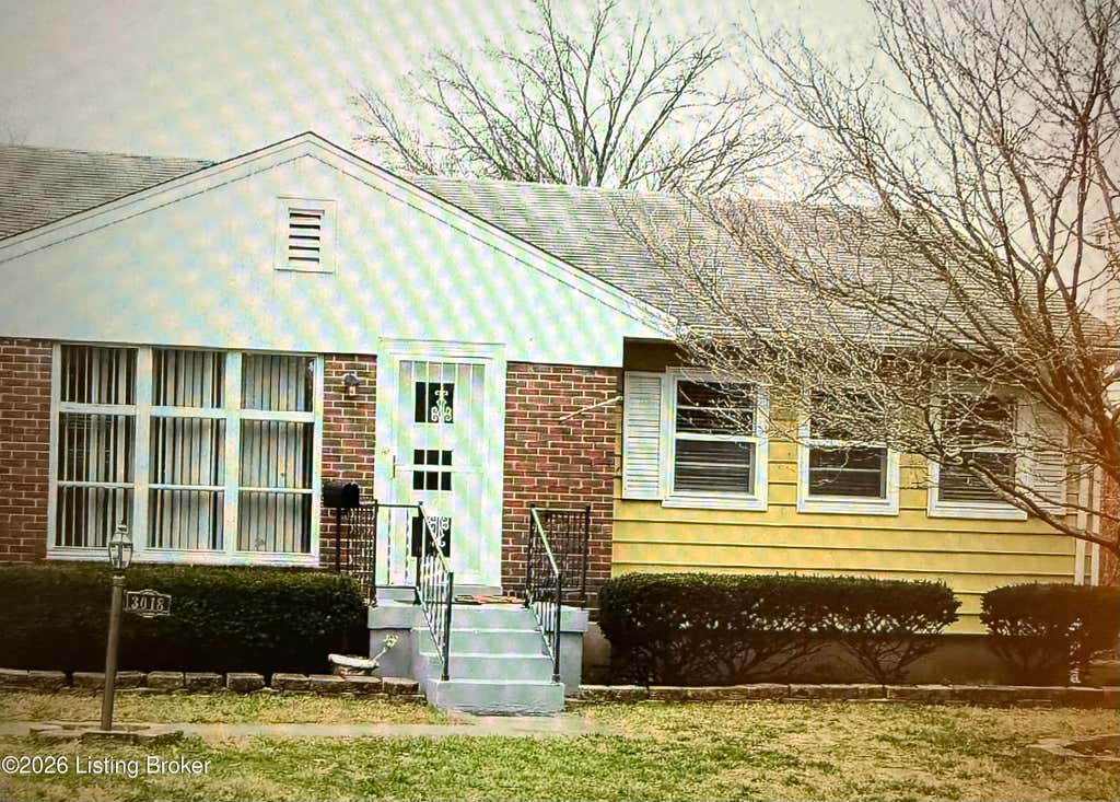 Photo of 3018 Hendon Rd, Louisville, KY 40220 (MLS # 1727090)