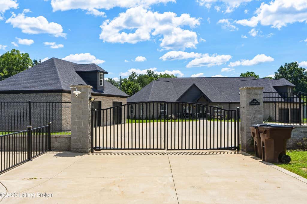 Photo of 2696 Armstrong Ln, Mt Washington, KY 40047 (MLS # 1725095)