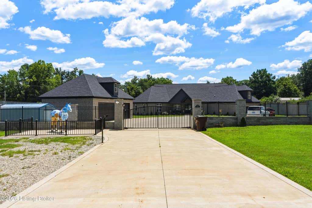 Photo of 2696 Armstrong Ln, Mt Washington, KY 40047 (MLS # 1725095)