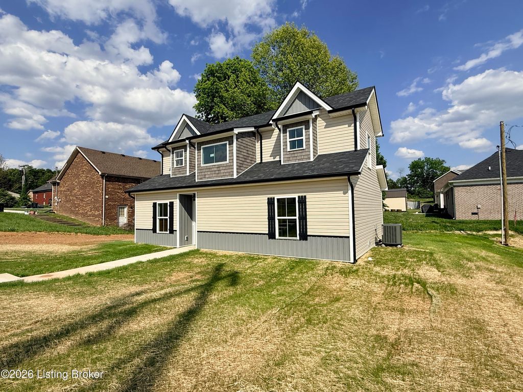 Photo of 421 Susannah Ave, Bardstown, KY 40004 (MLS # 1715465)