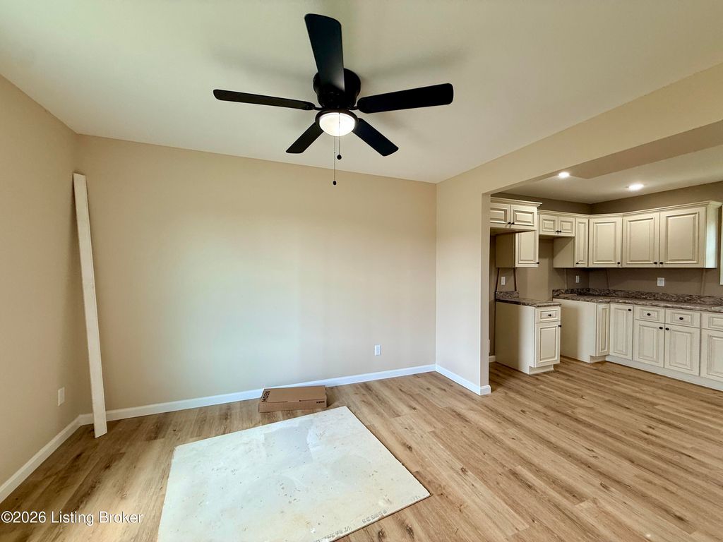 Photo of 421 Susannah Ave, Bardstown, KY 40004 (MLS # 1715465)