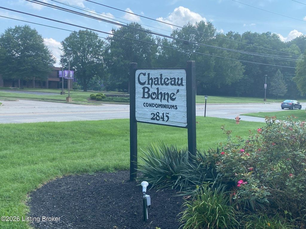 Photo of 2845 Hikes Ln # 107, Louisville, KY 40218 (MLS # 1722959)